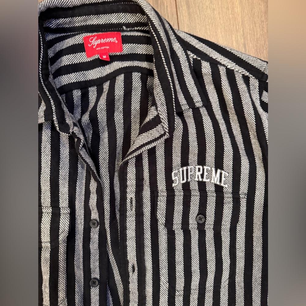 Supreme Medium Button Down Excellent Condition - image 3